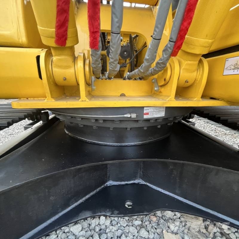 Komatsu PC 200 Εκσκαφείς με ερπύστριες