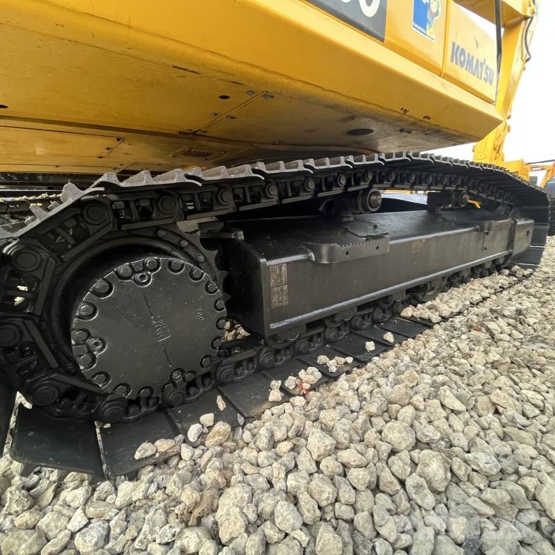 Komatsu PC 200 Εκσκαφείς με ερπύστριες