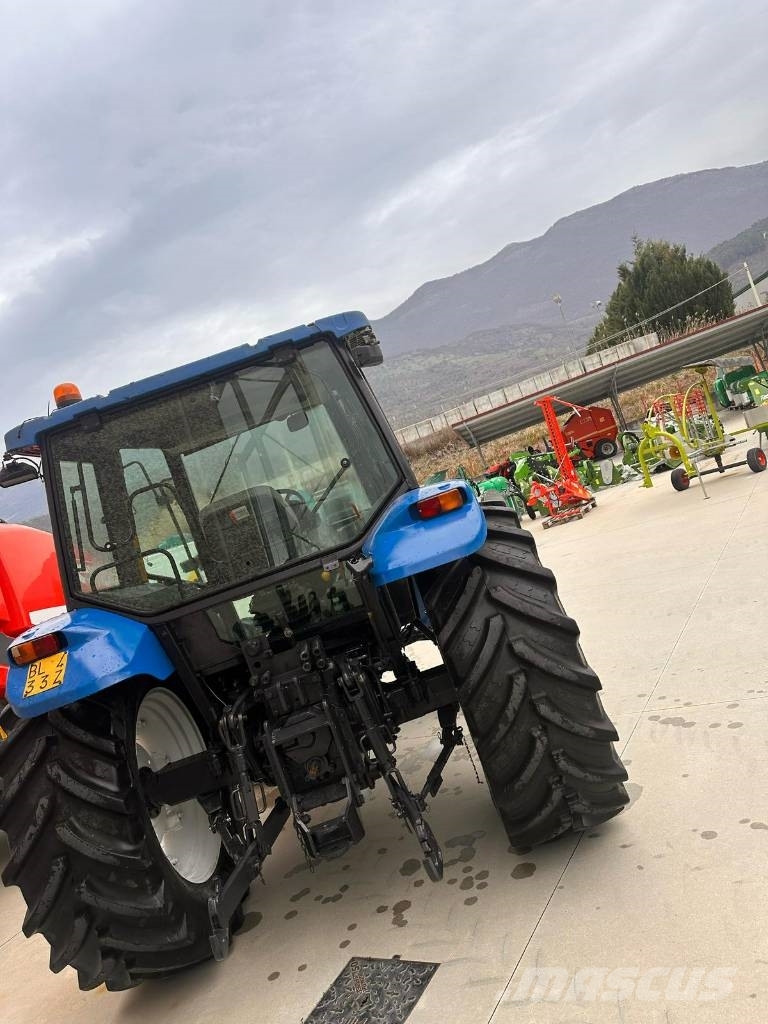 New Holland TL 100 Traktorer