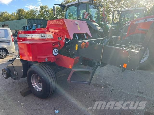 Massey Ferguson 1840 Quaderpressen