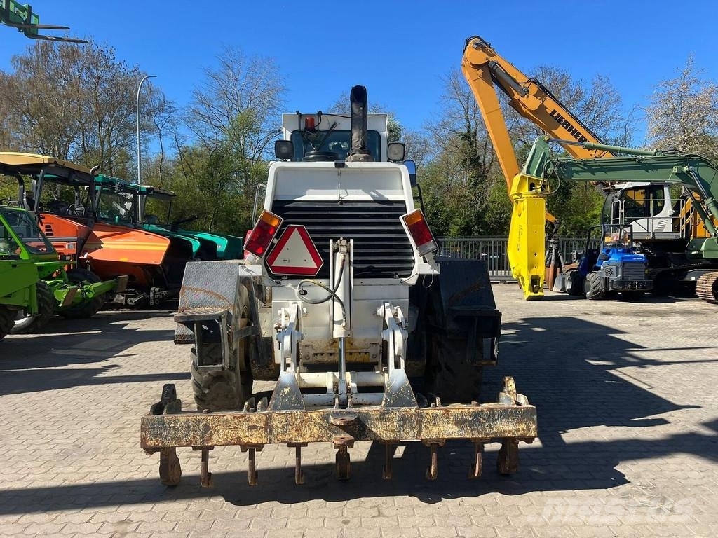 Komatsu GD 650 AE Niveladoras
