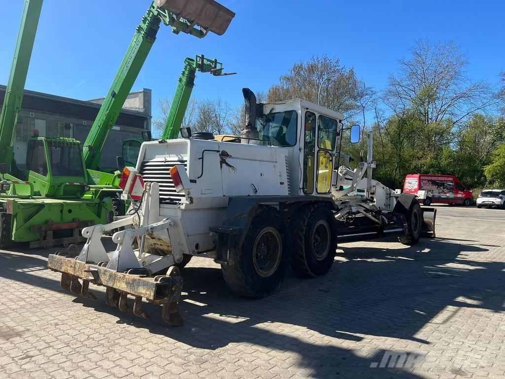 Komatsu GD 650 AE Niveladoras