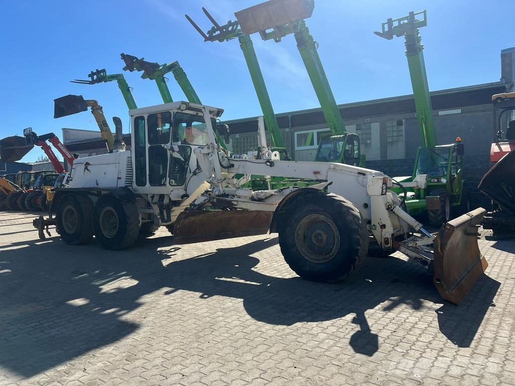 Komatsu GD 650 AE Niveladoras