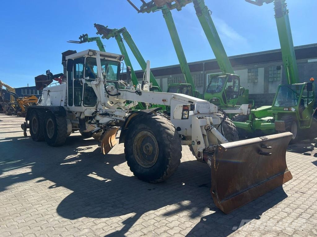 Komatsu GD 650 AE Niveladoras