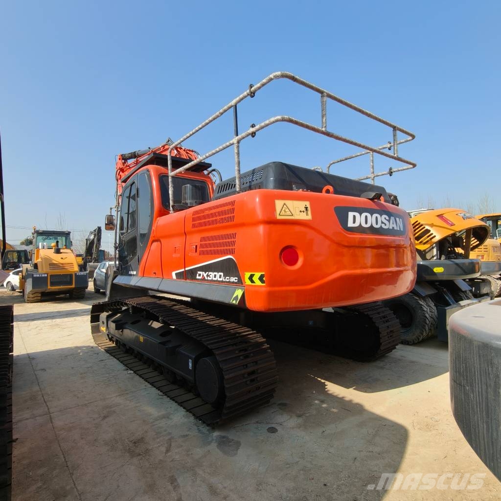 Doosan DX300LC-9C Beltegraver