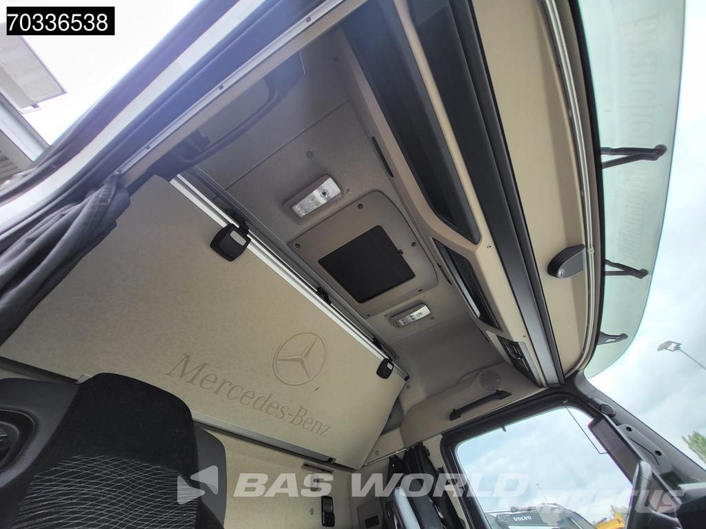Mercedes-Benz Actros 1845 4X2 BigSpace Retarder 2x Tanks ACC Nav Vilcēji