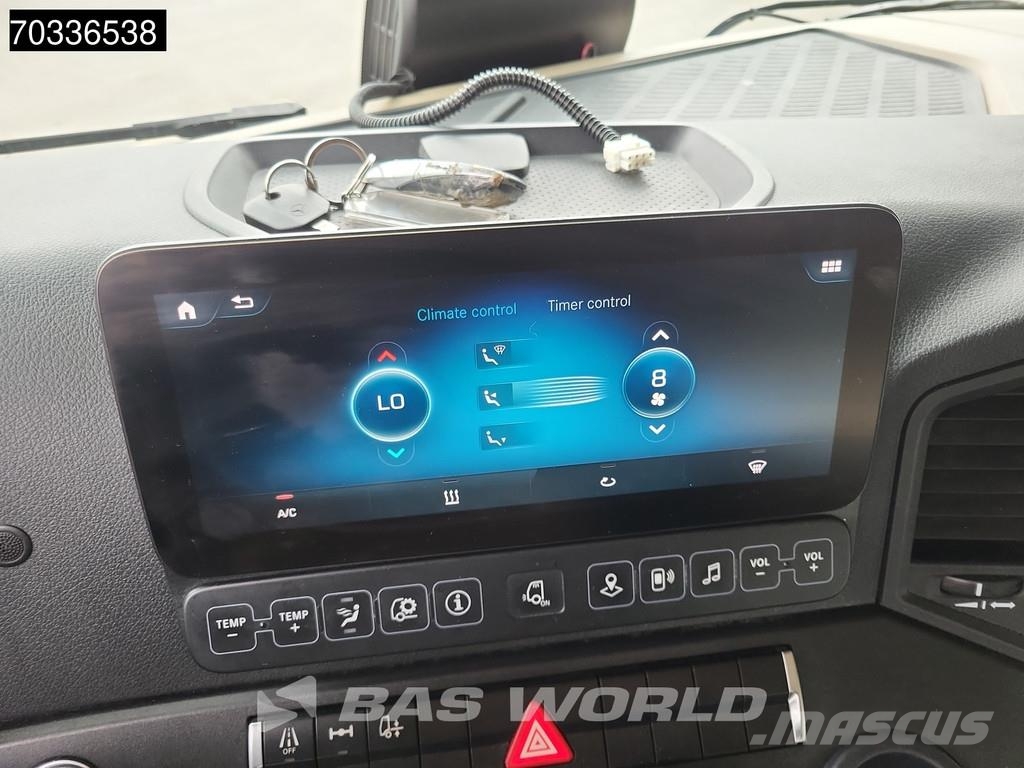 Mercedes-Benz Actros 1845 4X2 BigSpace Retarder 2x Tanks ACC Nav Vilcēji