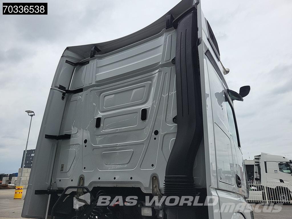 Mercedes-Benz Actros 1845 4X2 BigSpace Retarder 2x Tanks ACC Nav Vilcēji