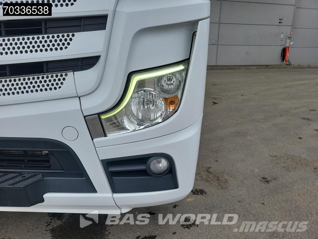 Mercedes-Benz Actros 1845 4X2 BigSpace Retarder 2x Tanks ACC Nav 中古トラクターヘッド | トレーラーヘッド