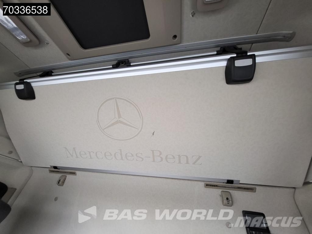 Mercedes-Benz Actros 1845 4X2 BigSpace Retarder 2x Tanks ACC Nav 中古トラクターヘッド | トレーラーヘッド