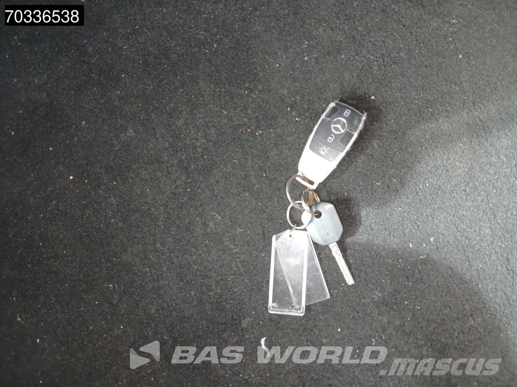 Mercedes-Benz Actros 1845 4X2 BigSpace Retarder 2x Tanks ACC Nav 中古トラクターヘッド | トレーラーヘッド