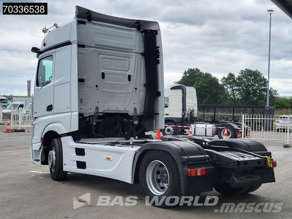 Mercedes-Benz Actros 1845 4X2 BigSpace Retarder 2x Tanks ACC Nav Vilcēji