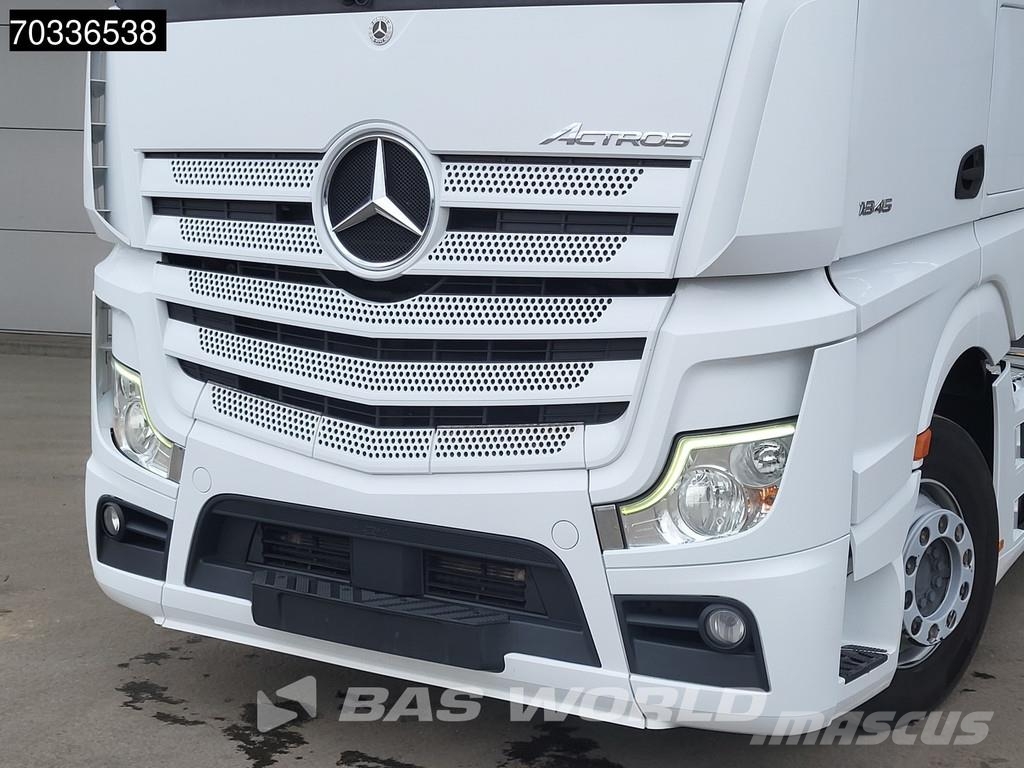 Mercedes-Benz Actros 1845 4X2 BigSpace Retarder 2x Tanks ACC Nav Vilcēji