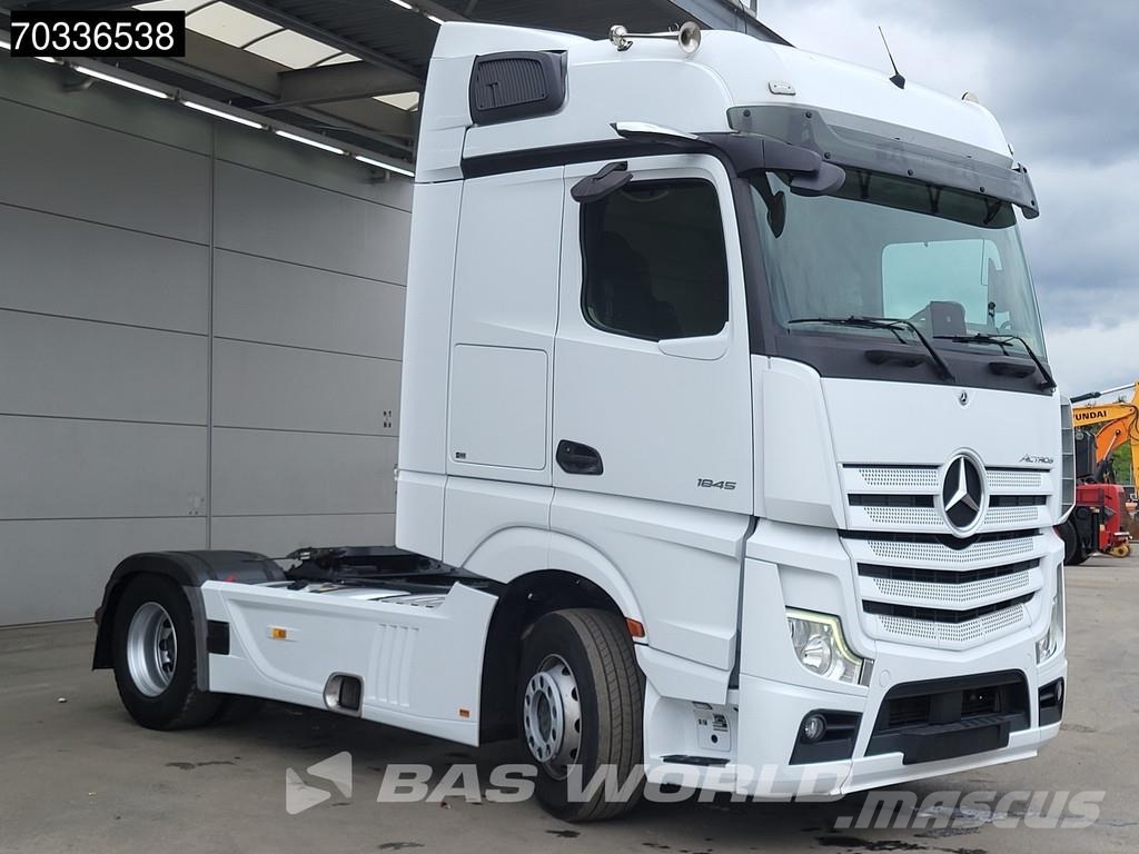 Mercedes-Benz Actros 1845 4X2 BigSpace Retarder 2x Tanks ACC Nav Vilcēji