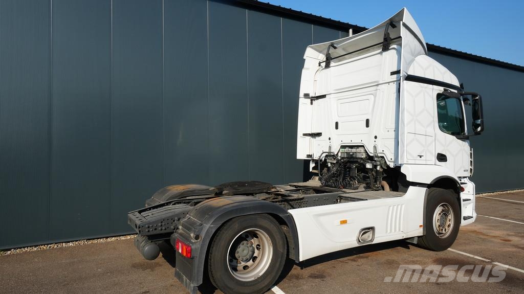 Mercedes-Benz ACTROS 1936 tractor unit Vetopöytäautot