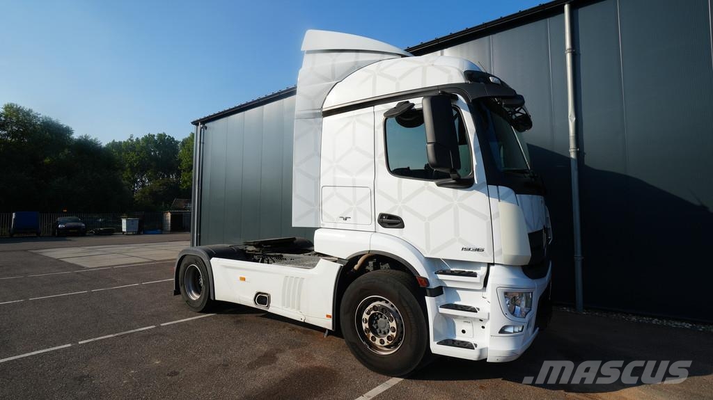 Mercedes-Benz ACTROS 1936 tractor unit Vetopöytäautot