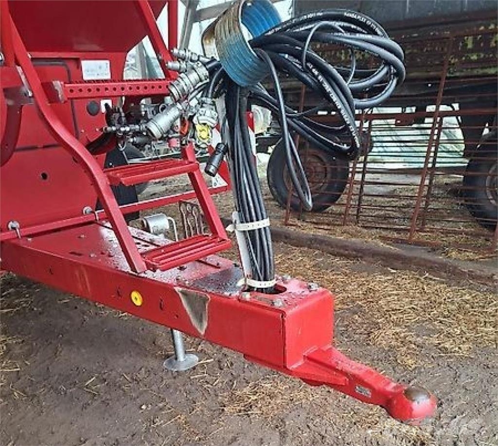 Horsch Maistro 8CC 12 reihig, 3970ha Natančne sejalnice