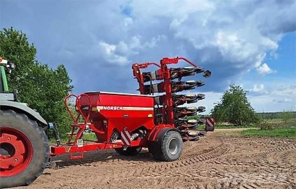 Horsch Maistro 8CC 12 reihig, 3970ha Natančne sejalnice