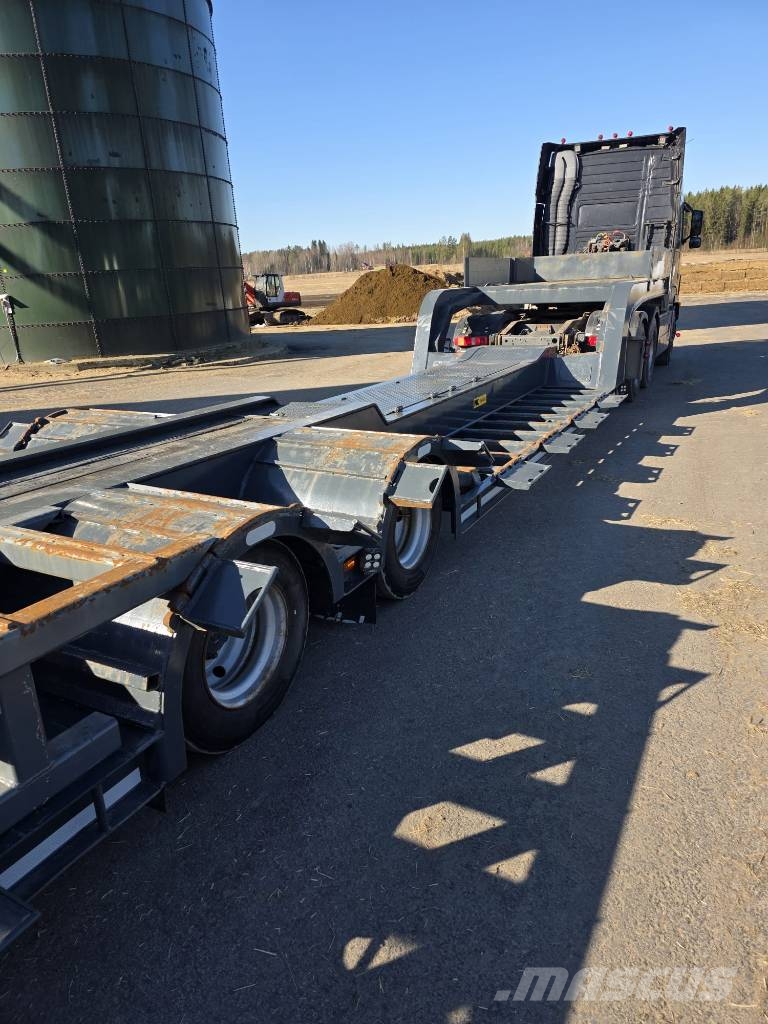 NC Metsäkonelavetti Semirremolques de carga baja