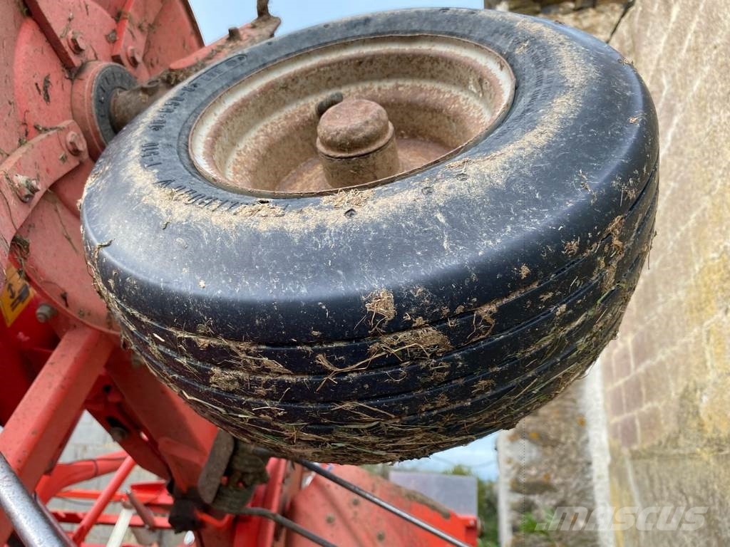 Kuhn GF 7902T GII Гребла и сенообръщачки
