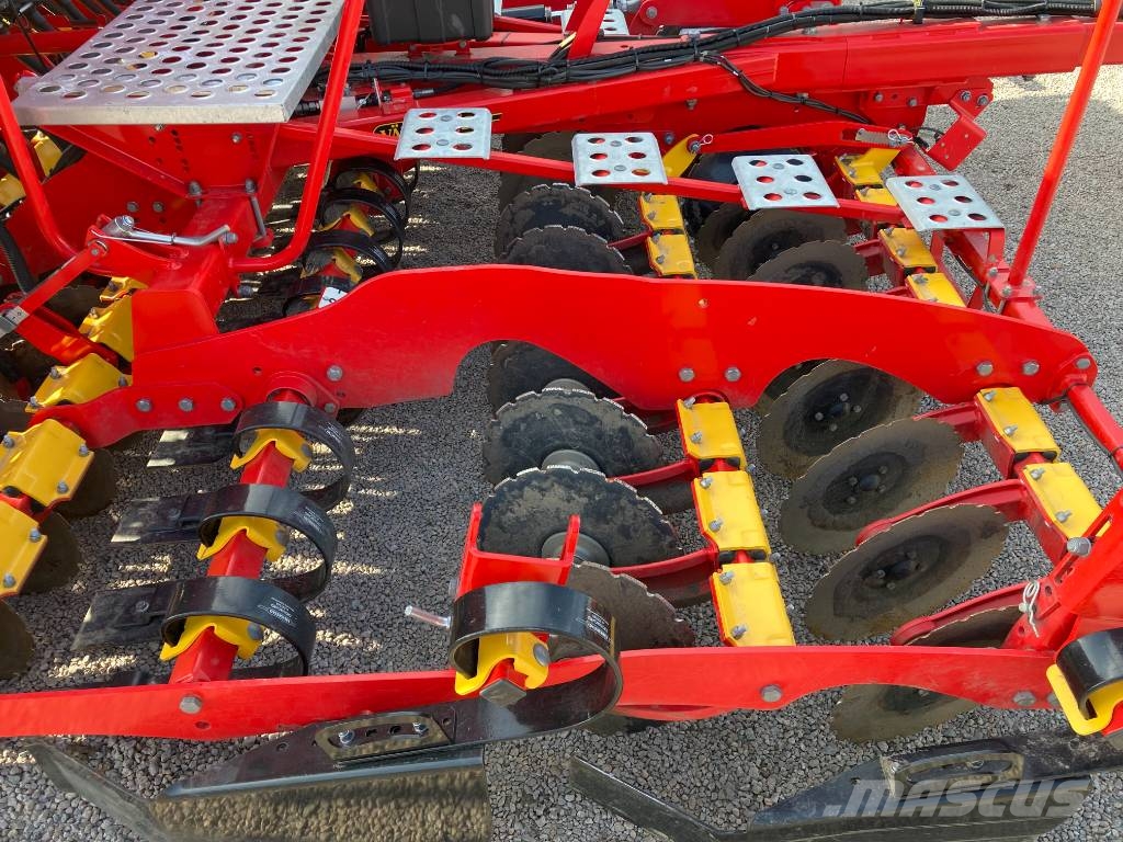 Väderstad Rapid RD 400 C med Biodrill Külvik-äkked