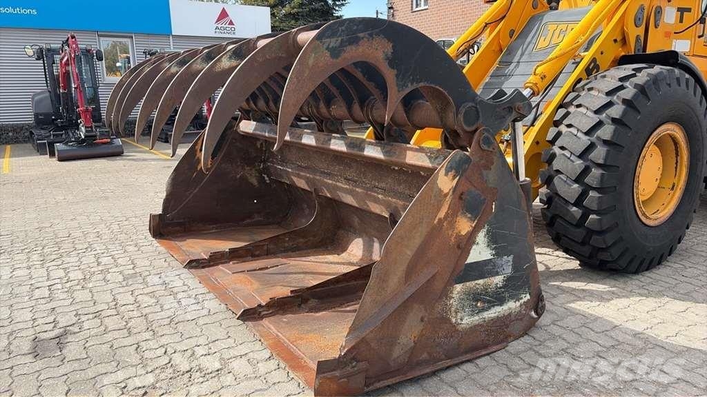 JCB 436B Iekrāvēji uz riteņiem