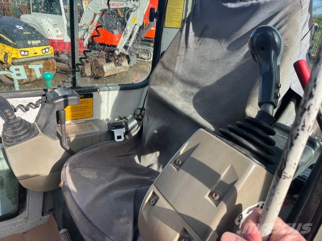 Takeuchi TB 145 Minikoparki