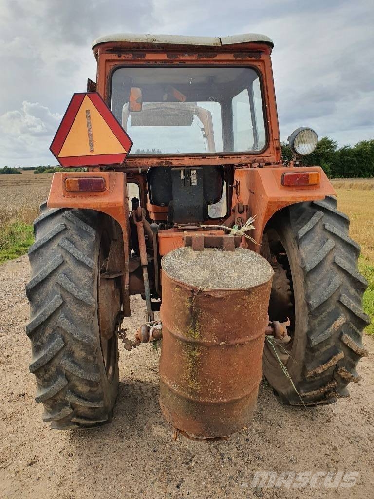 Fiat 615 4WD og 650 med frontlæsser Traktori