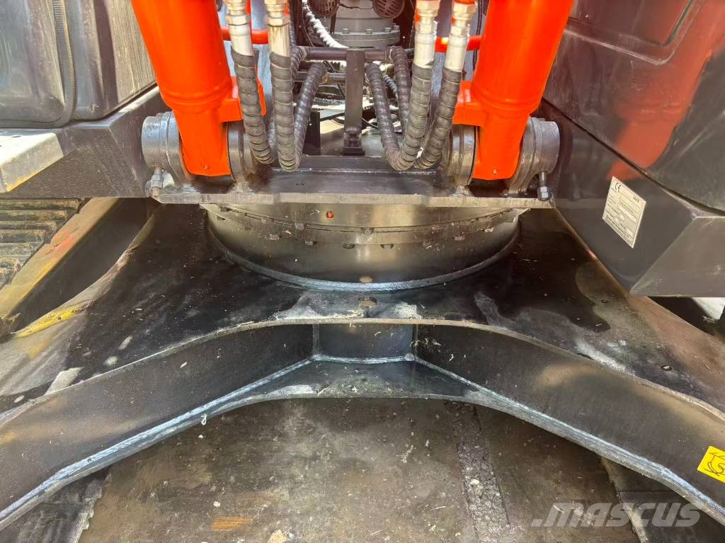Hitachi ZX 210 Escavadeiras de esteiras