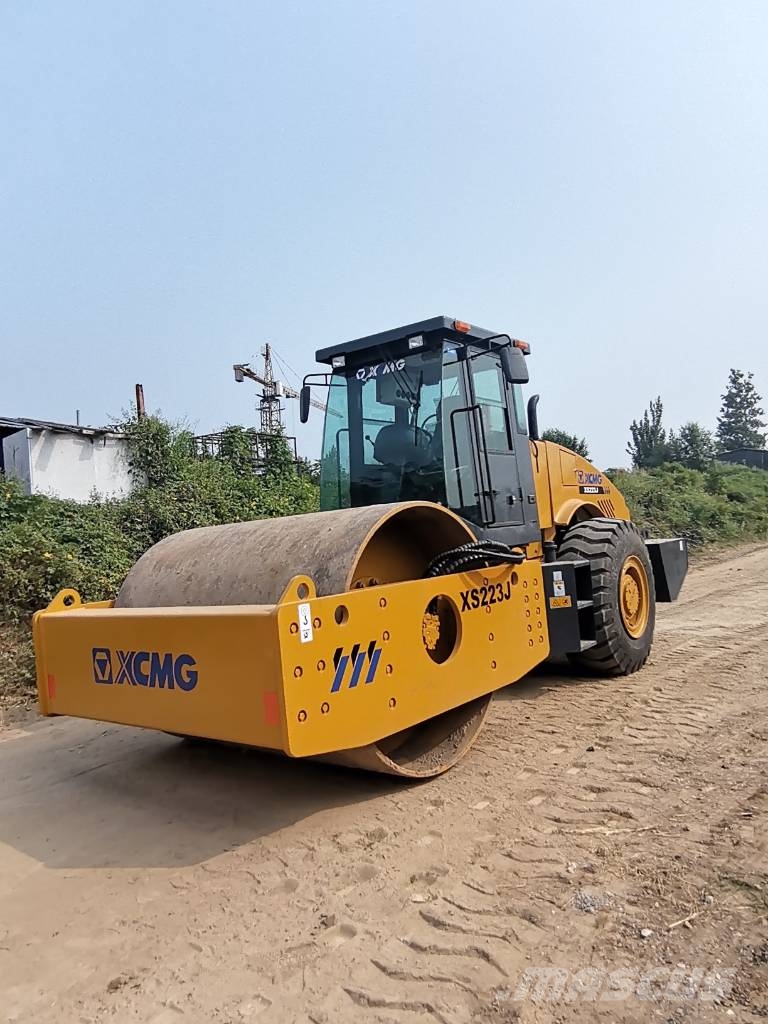 XCMG XS 223 J 싱글 드럼 롤러