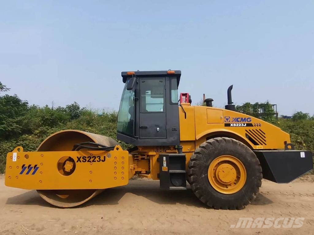 XCMG XS 223 J 싱글 드럼 롤러