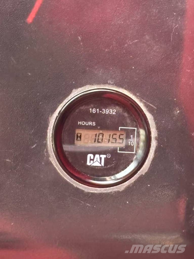CAT 323 D Rupsgraafmachines