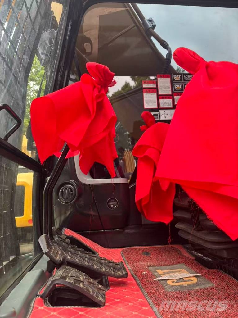 CAT 323 D Rupsgraafmachines