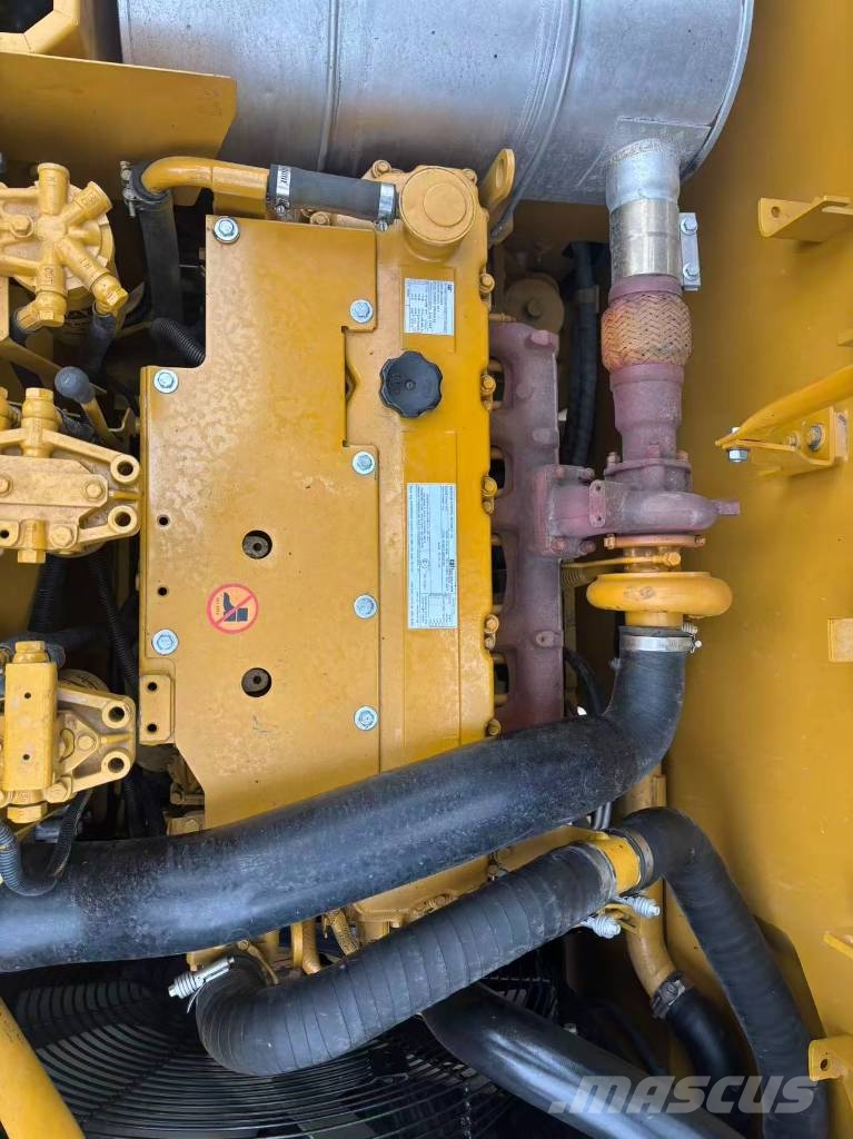 CAT 323 D Rupsgraafmachines