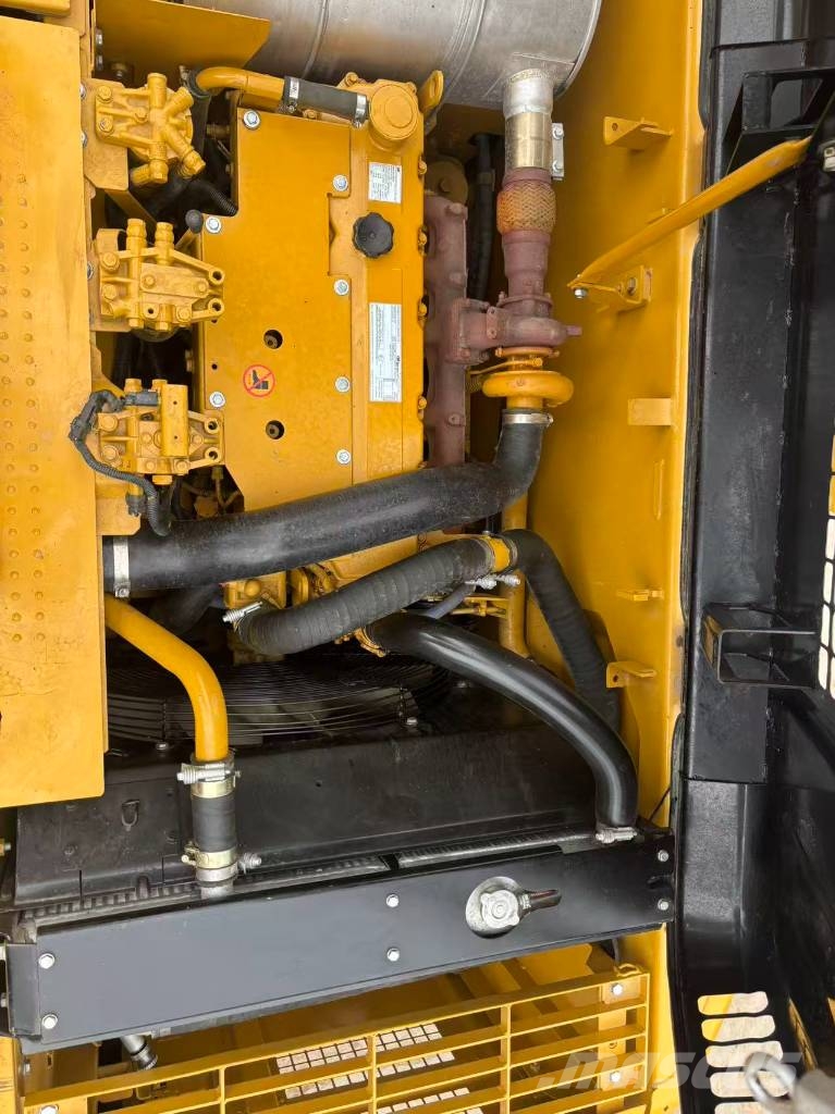 CAT 323 D Rupsgraafmachines
