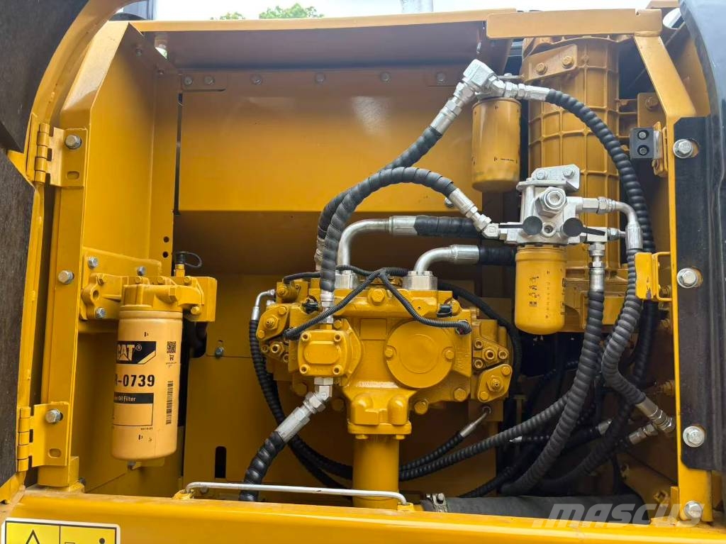 CAT 323 D Rupsgraafmachines