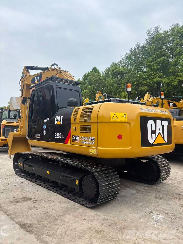 CAT 323 D Rupsgraafmachines