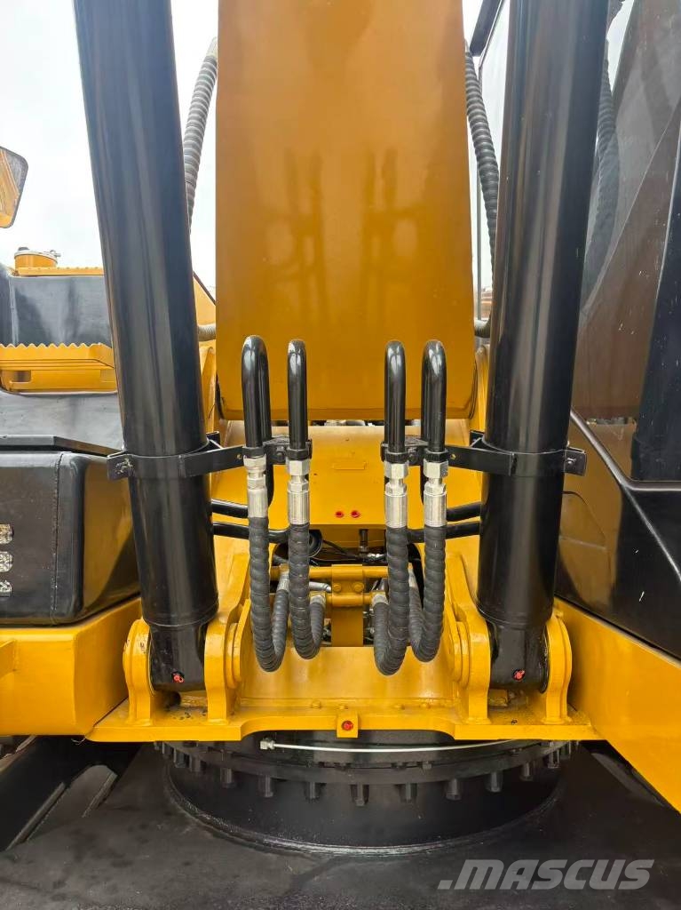 CAT 323 D Rupsgraafmachines