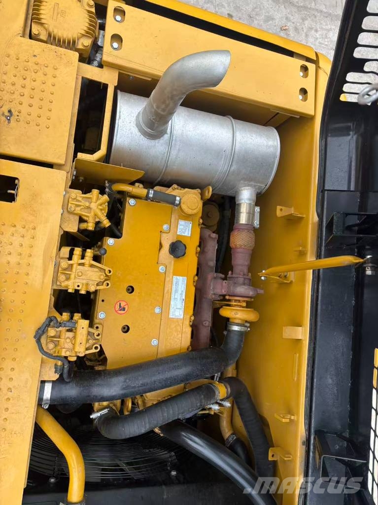 CAT 323 D Rupsgraafmachines