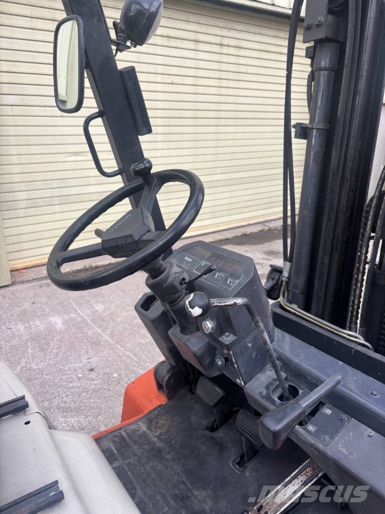 Nissan Gas powered LPG forklifts