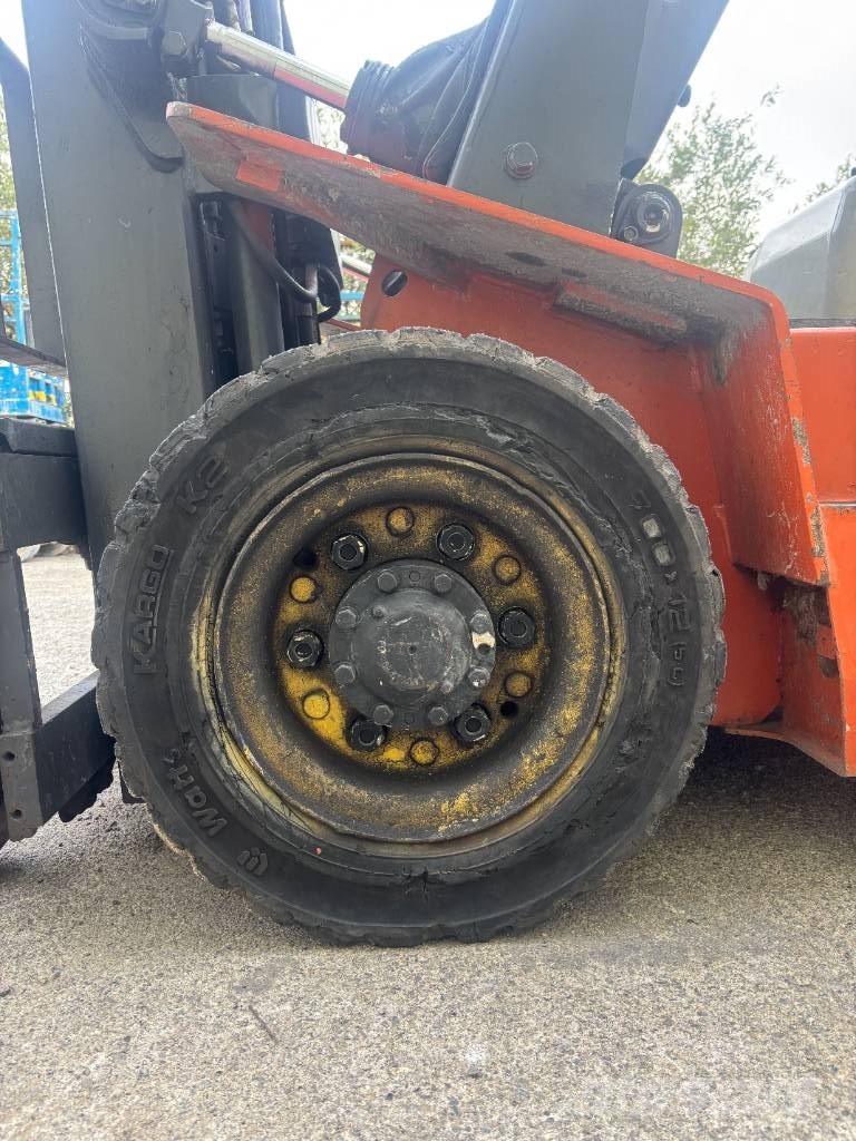 Nissan Gas powered LPG forklifts
