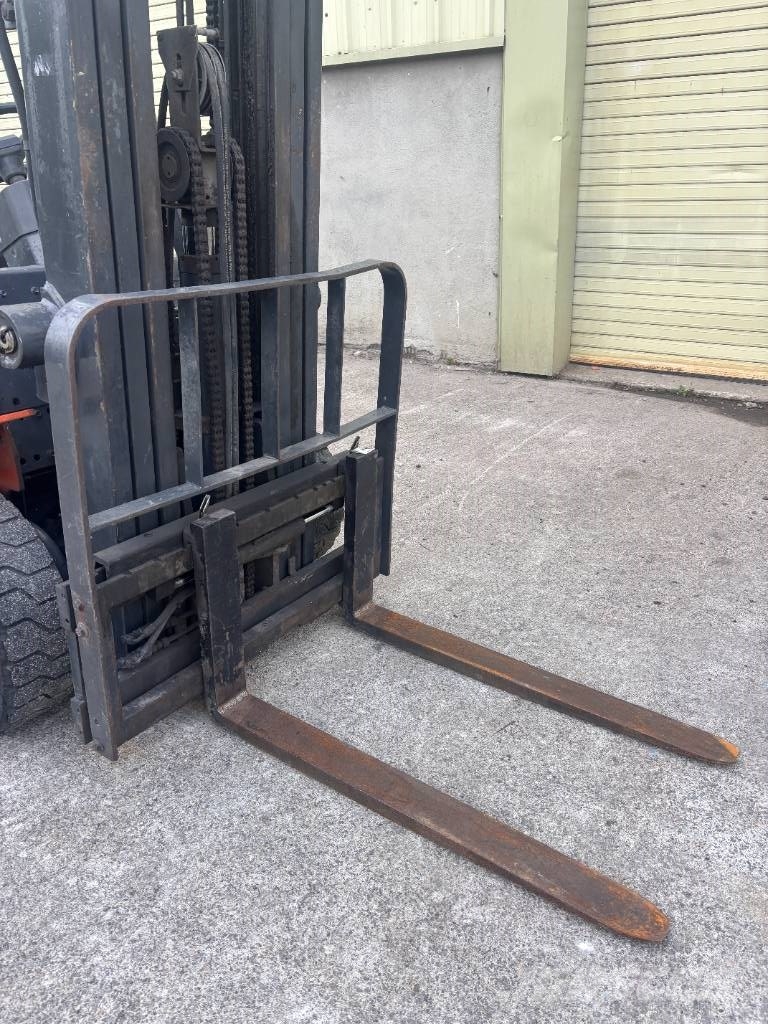 Nissan Gas powered LPG forklifts