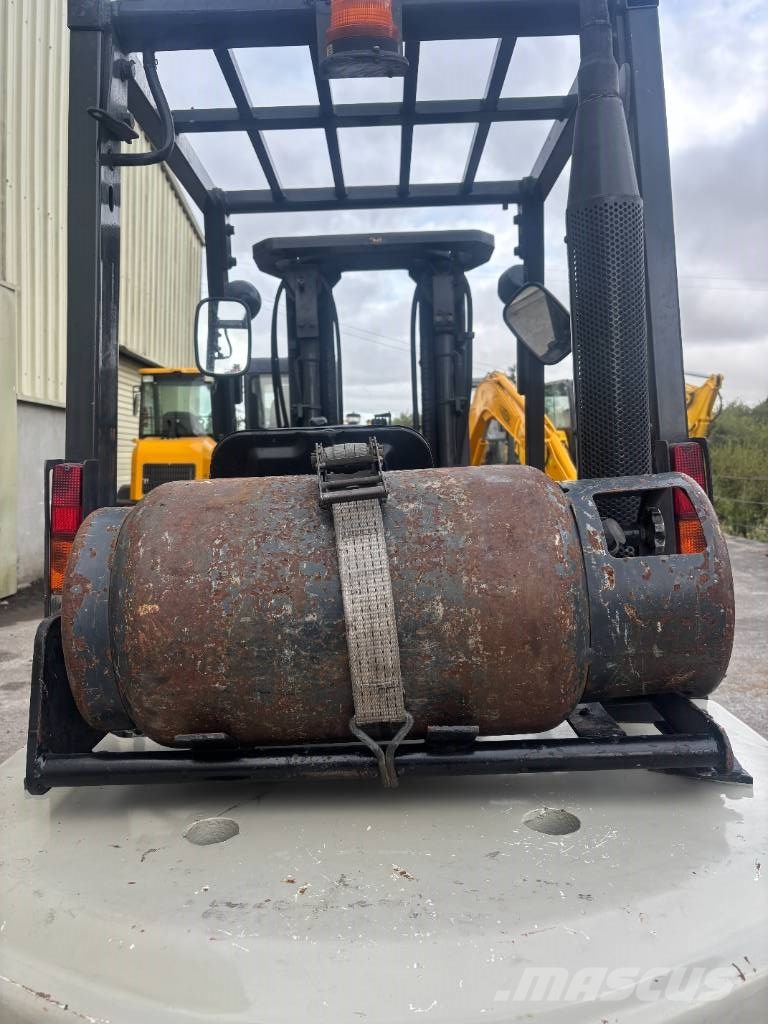 Nissan Gas powered LPG forklifts