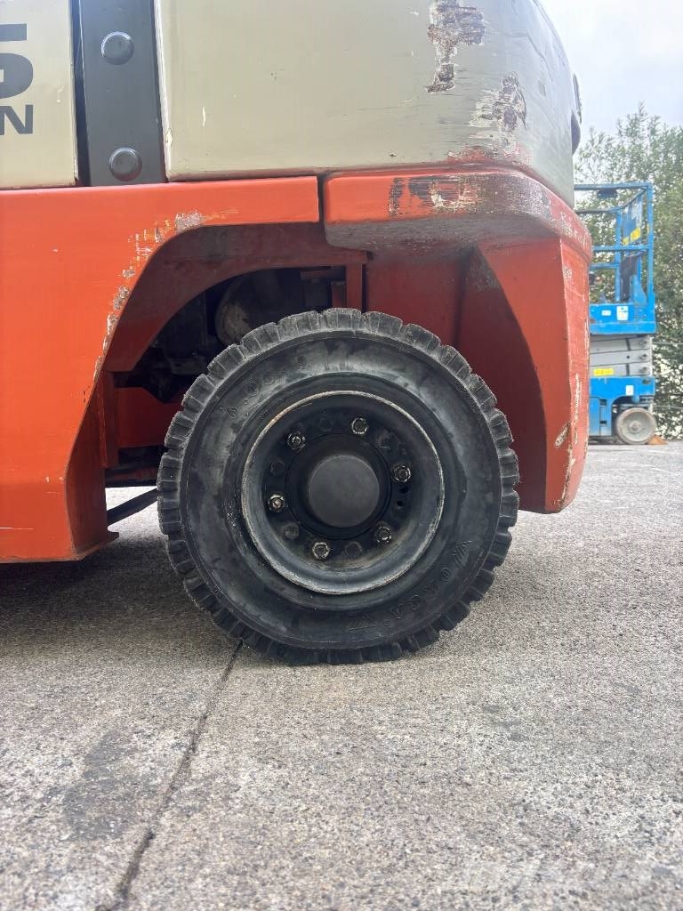 Nissan Gas powered LPG forklifts