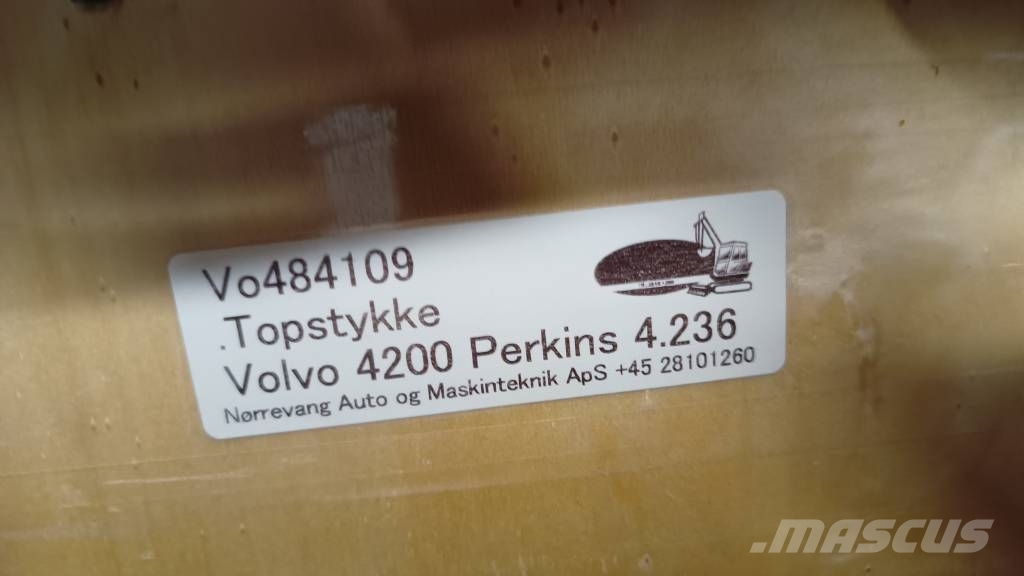 Volvo 4200 엔진