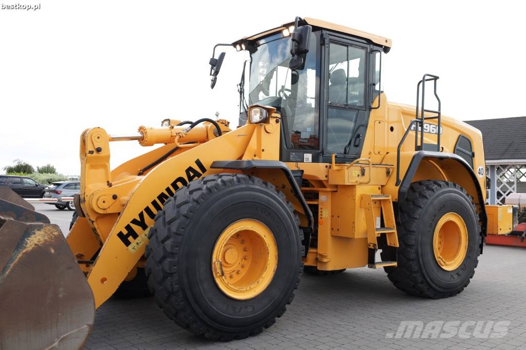 Hyundai HL 960 Фронтальні навантажувачі