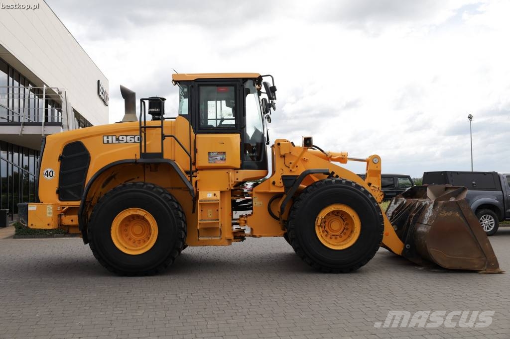 Hyundai HL 960 Фронтальні навантажувачі