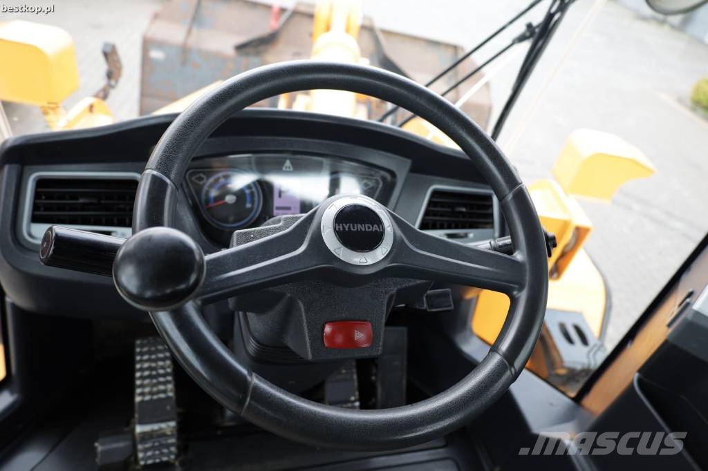 Hyundai HL 960 Фронтальні навантажувачі