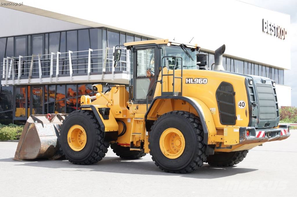 Hyundai HL 960 Фронтальні навантажувачі