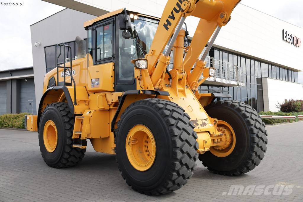 Hyundai HL 960 Фронтальні навантажувачі